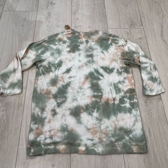 Pink  long sleeve shirt size M￼ - Picture 2 of 6